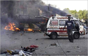 Al menos 25 muertos a causa de una explosión en mitin electoral en Pakistán