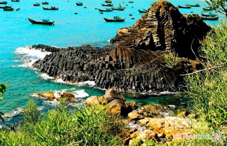 Magníficas columnatas basálticas "Ghenh Da Dia" en Vietnam