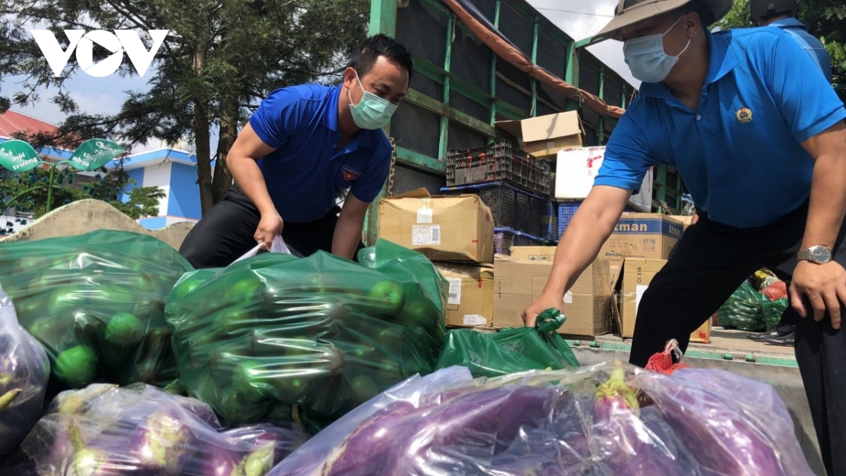 Dengan Persatuan, Kekompakan, Warga Kota Ho Chi Minh Tetap Bersemangat dan Teguh Selama Pandemi