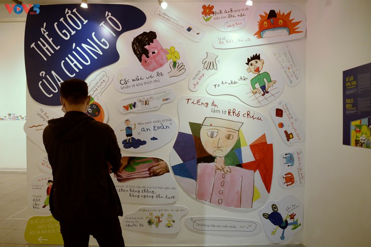 Exposition: «Le monde en parallèle» ou la vue des jeunes autistes