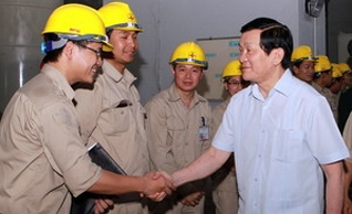 Staatspräsident setzt seine Dienstreise in Son La fort