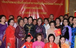 Vize-Staatspräsidentin Nguyen Thi Doan besucht Nahkhon Phanom