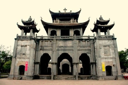 Die Architektur der Kirche Phat Diem in Ninh Binh