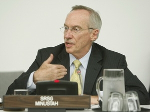 Assistent des UN-Generalsekretärs besucht Vietnam