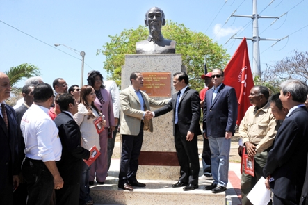 Einweihung des Ho Chi Minh Denkmal in der Dominikanischen Republik