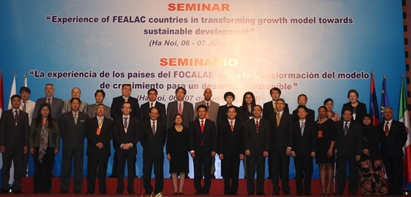 Seminar: Erfahrungen von FEALAC-Ländern über Umwandlung von Wachstumsmodellen