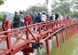 Hanoi und Ho Chi Minh Stadt sind ideale Besuchsziele der britischen Jugendlichen