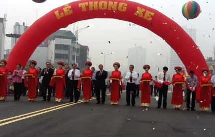 Einweihung einer neuen Überführung in Hanoi