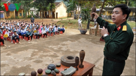 Erziehung zur Minen-Bekämpfung in der Provinz Lang Son