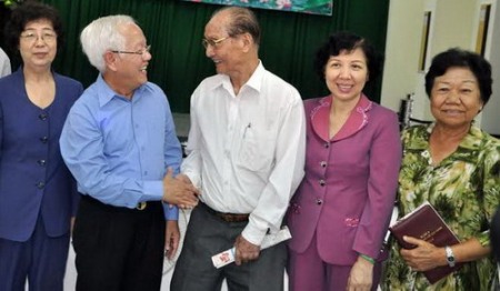 Chinesische Gemeinschaft protestiert gegen die illegale Verankerung der Bohrinsel Chinas