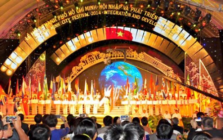 Eröffnung des Festes “Ho Chi Minh Stadt – Eingliederung und Entwicklung”