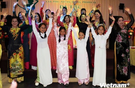 Feierlichkeiten zum Tag der vietnamesischen Frauen in Russland und in der Tschechischen Republik