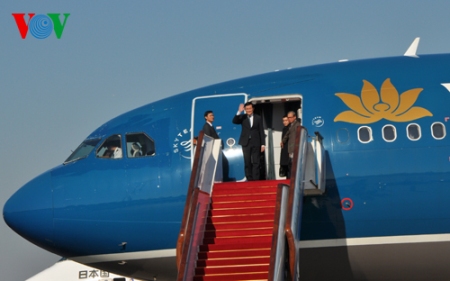 Staatspräsident Truong Tan Sang trifft zur APEC-Konferenz in China ein