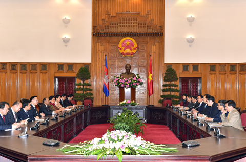 Premierminister Nguyen Tan Dung empfängt Delegation des kambodschanischen Parlaments