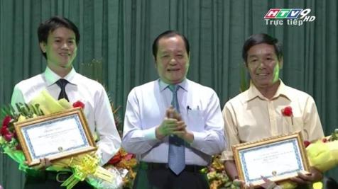 Preisverleihung für ausgezeichnete Werke über das Lernen und Arbeiten nach dem Vorbild Ho Chi Minhs