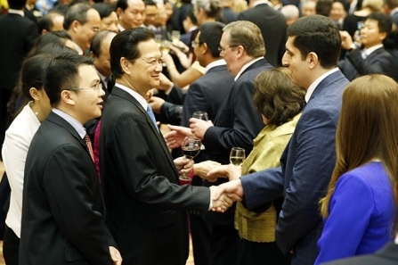 Premierminister Nguyen Tan Dung gibt Gala-Dinner zur Begrüßung der ASEAN-Gemeinschaft