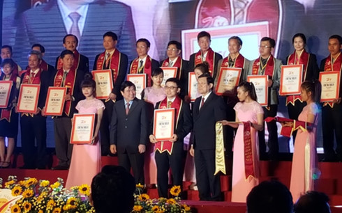 Staatspräsident nimmt an der Veröffentlichung des Titels “Hochwertige Waren Vietnams" teil