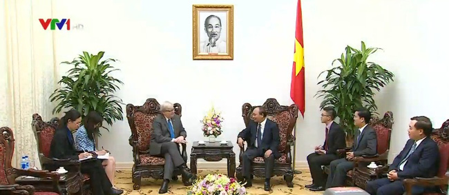 Premierminister Nguyen Xuan Phuc trifft den ehemaligen australischen Regierungschef Kevin Rudd