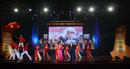 Feierlichkeiten zum Tag der Kriegsinvaliden und gefallenen Soldaten