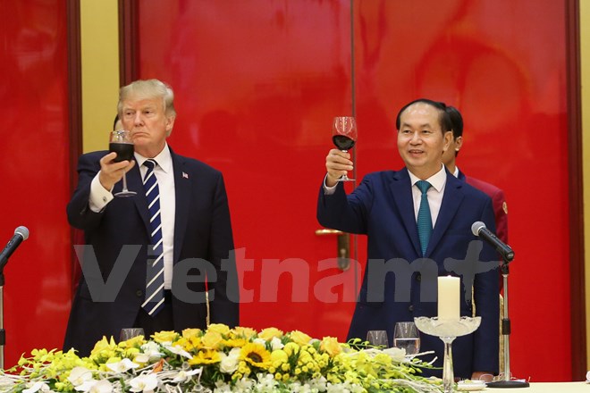 Staatspräsident Tran Dai Quang leitet Bankett für US-Präsident Donald Trump