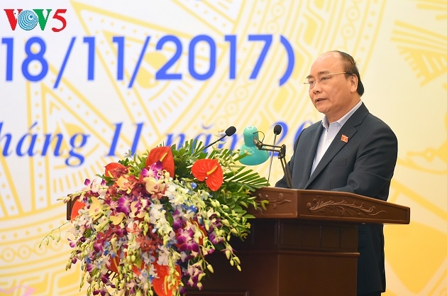 Premierminister Nguyen Xuan Phuc nimmt am Festtag der nationalen Solidarität der Gemeinde Dien Bien