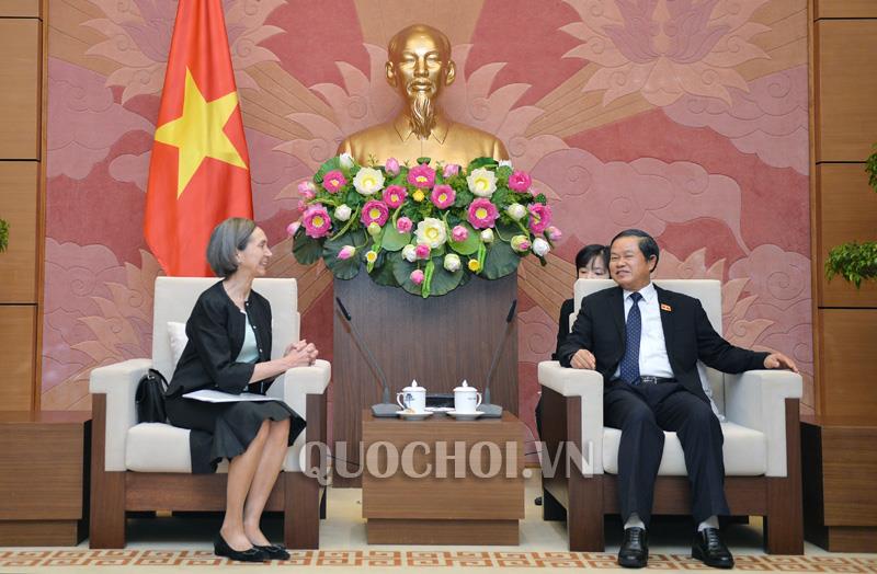 Vize-Parlamentspräsident Do Ba Ty empfängt die mexikanische Botschafterin