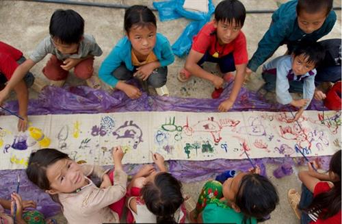 Gemäldeausstellung zum 6. Jahrestag des Projektes “Mountain Star Charity”