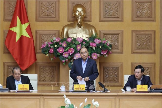 Premierminister Nguyen Xuan Phuc leitet Sitzung zur Covid-19-Bekämpfung