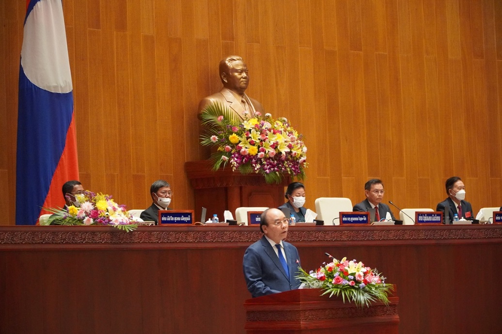 Staatspräsident Nguyen Xuan Phuc: Die besondere Beziehung zwischen Vietnam und Laos für immer pflegen