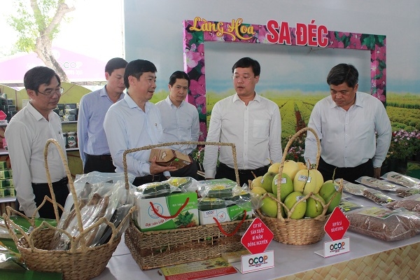 Mehr als 350 Stände nehmen am OCOP-Forum der Provinz Dong Thap und der Mekong-Provinzen teil