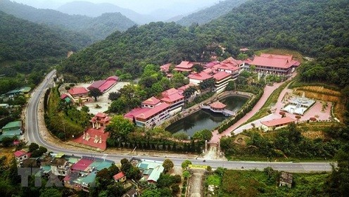 UNESCO Unterlagen des Landschaftskomplexes Yen Tu zur Anerkennung als Weltkulturerbe vorlegen