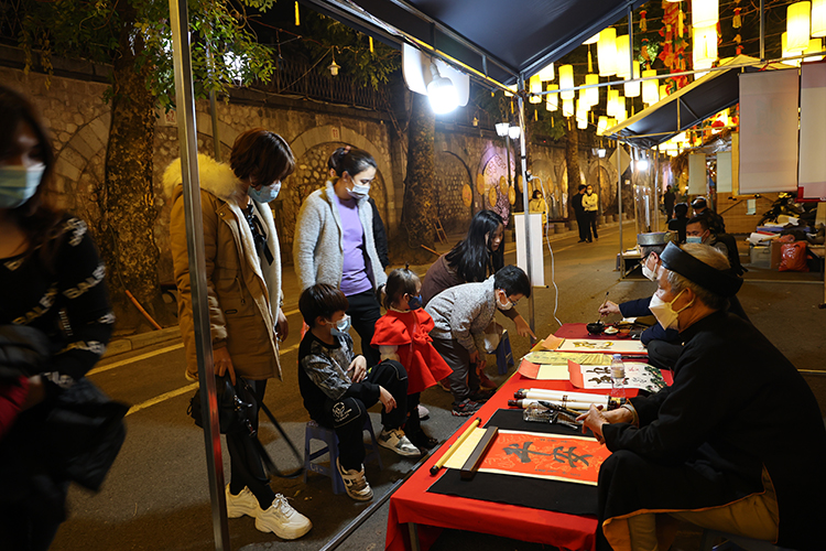 Veranstaltungen zur Begrüßung des traditionellen Neujahrsfests Tet 2022 in der Altstadt von Hanoi