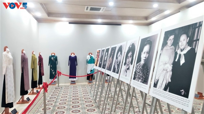 Ao Dai-Festival in Ho-Chi-Minh-Stadt