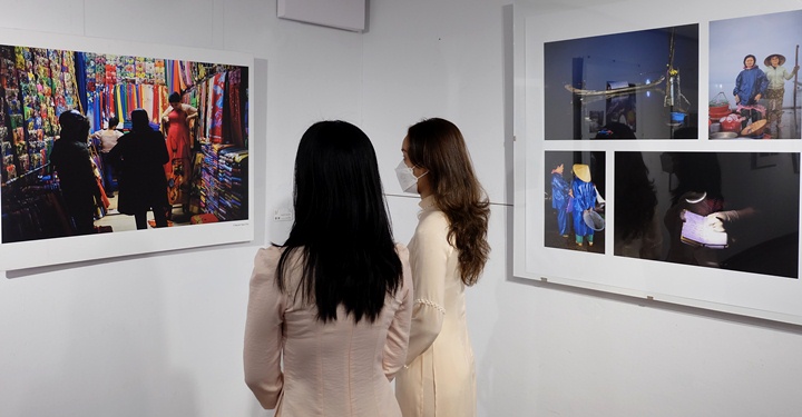 Fotoausstellung “Porträt von Frauen” in Da Nang