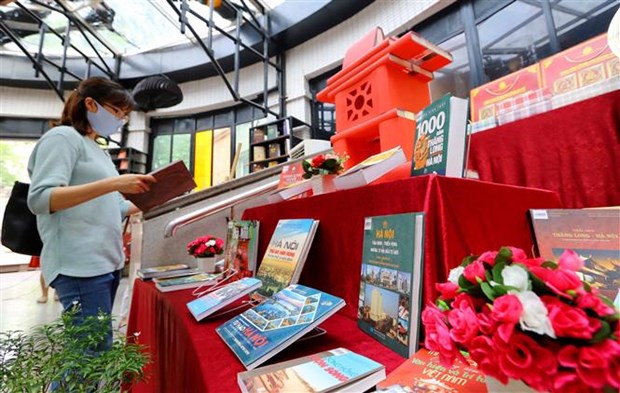 Online-Buchvorstellungswettbewerb 2022 mit dem Thema „Bücher und Wünsche zum Widmen“