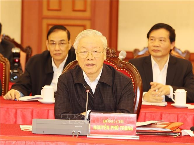 KPV-Generalsekretär Nguyen Phu Trong leitet die Sitzung des Politbüros zur Entwicklung der Hauptstadt Hanoi bis 2030