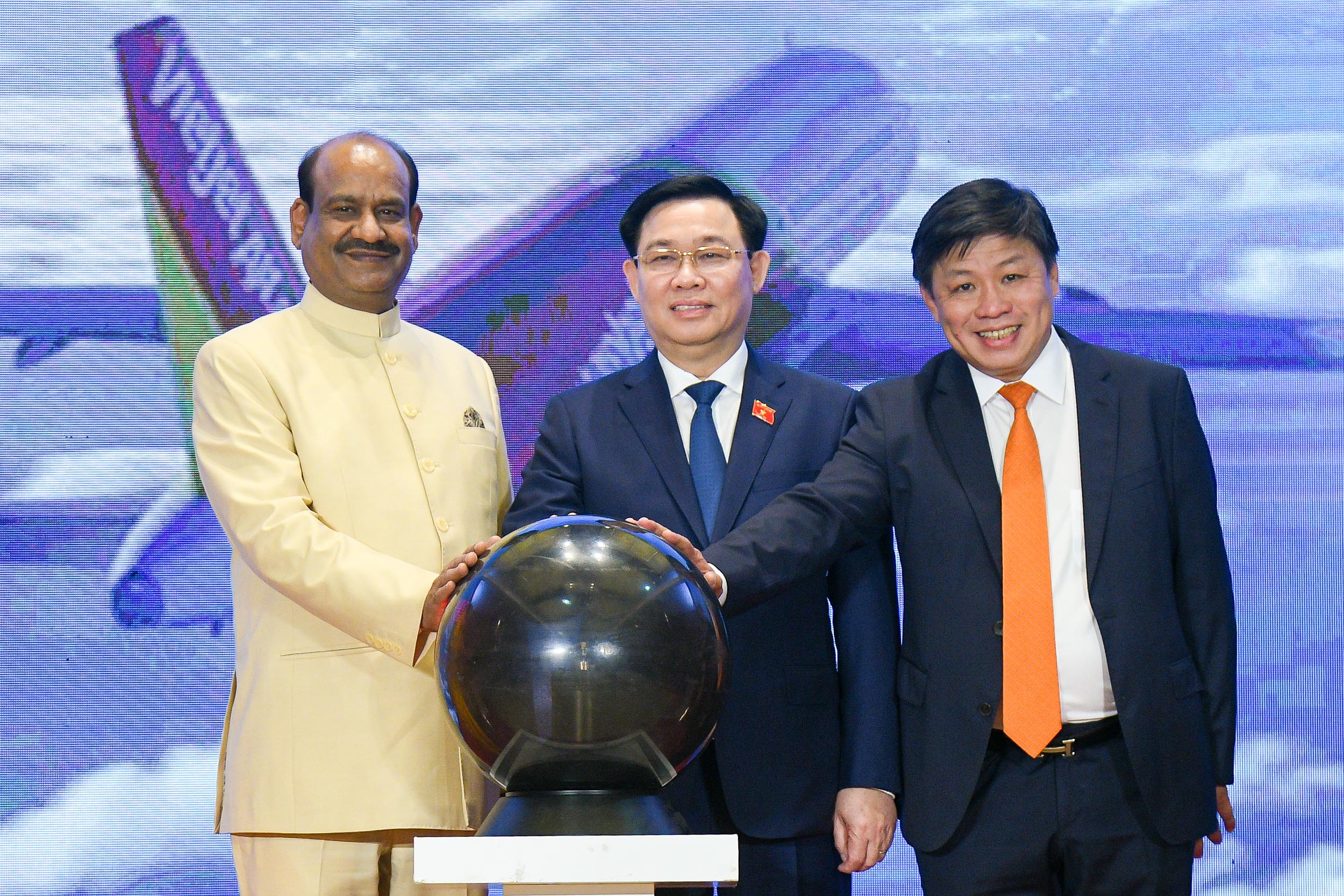Eröffnung neuer Fluglinie zwischen Vietnam und Indien
