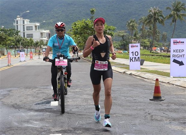 Vietnamesische Sportlerin gewinnt den ersten Preis von VNG IRONMAN 70.3 Vietnam 2022