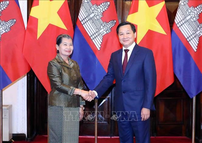 Vietnam und Kamboscha unterstützen weiterhin gegenseitig auf internationalen und regionalen Foren