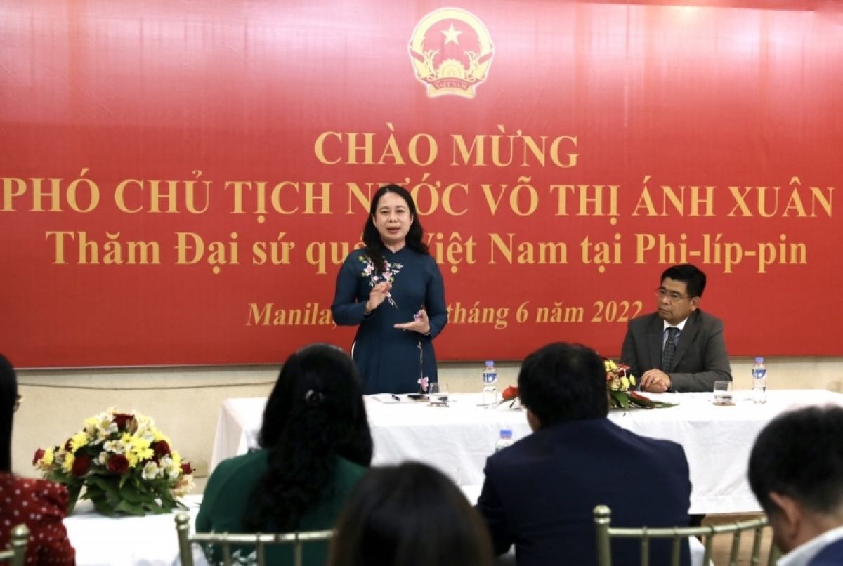 Vize-Staatspräsidentin Vo Thi Anh Xuan besucht die vietnamesische Botschaft auf den Philippinen