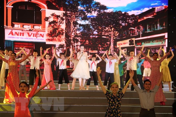 Kunstprogramm „Ho-Chi-Minh-Stadt: Brillanter goldener Name“