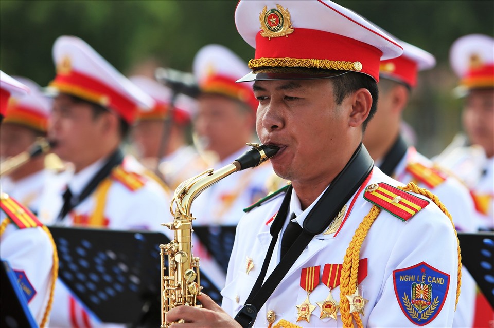 438 Instrumentalisten und Künstler treten beim Polizeimusikfestival der ASEAN und Partner-Länder in der Fußgängerzone in Hanoi auf