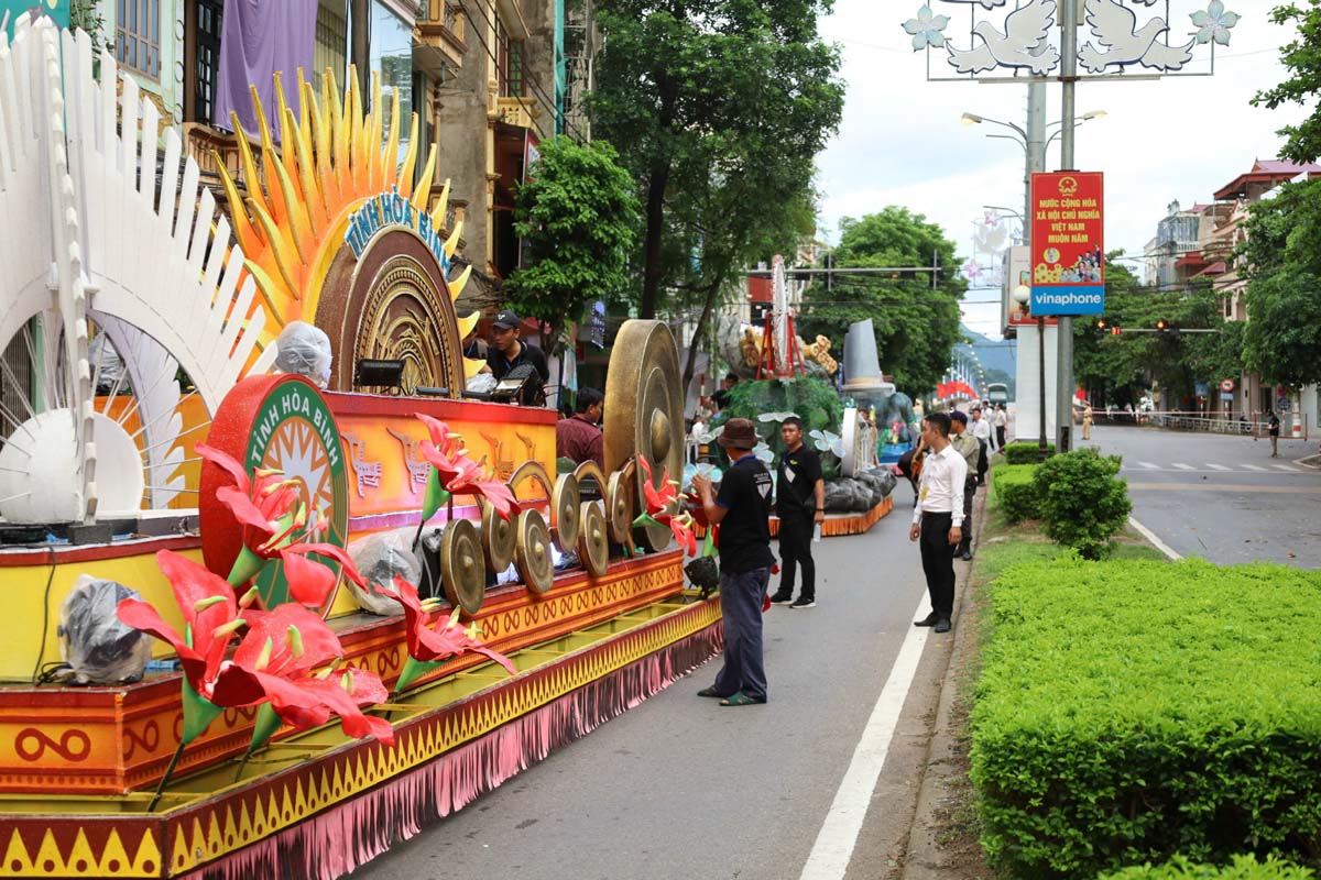 Das einzigartige Karneval Hoa Binh 2022