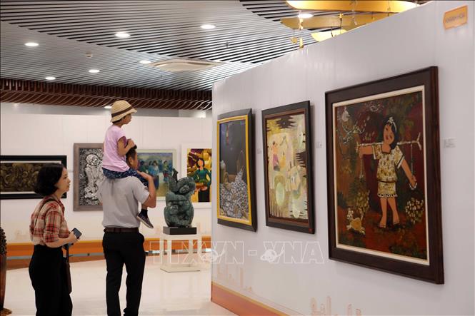 Eröffnung der bildenden Kunstausstellung der Gebiete im zentralen Hochland Tay Nguyen