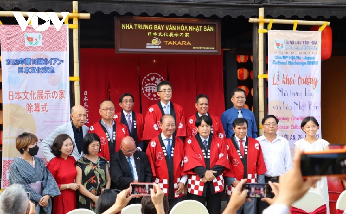 Tausende Touristen besuchen das Kulturaustauschfest Hoi An - Japan