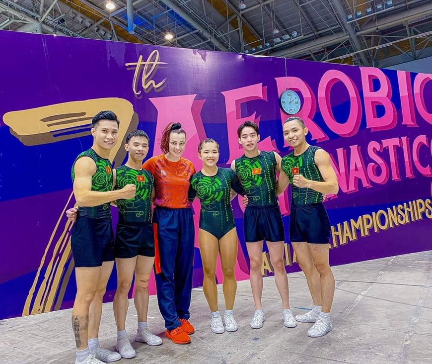 Das Aerobic-Team gewinnt fünf Goldmedaillen bei der Asienmeisterschaft