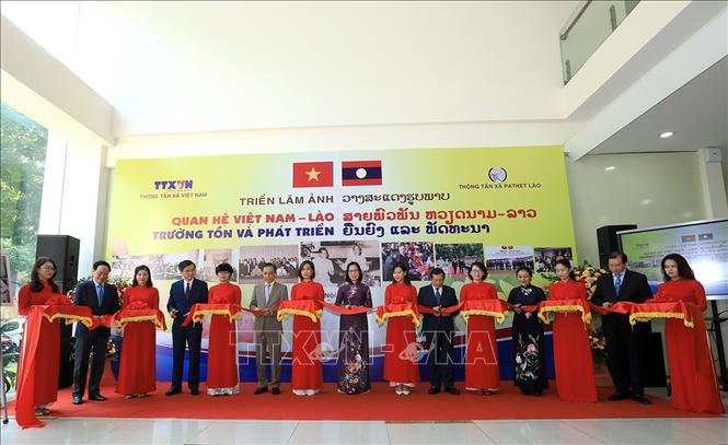 Fotoausstellung “Beziehungen zwischen Vietnam und Laos: Beständigkeit und Entwicklung”