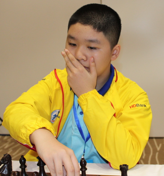 Der vietnamesische Schachspieler führt die U12-Tabelle des Weltturniers an