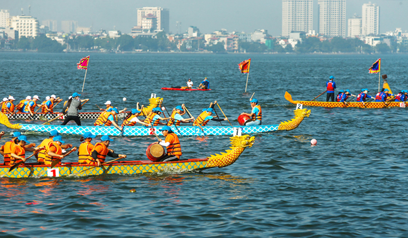 Mehr als 500 Sportler nehmen am erweiterten Drachenbootsrennen Hanoi 2022 teil