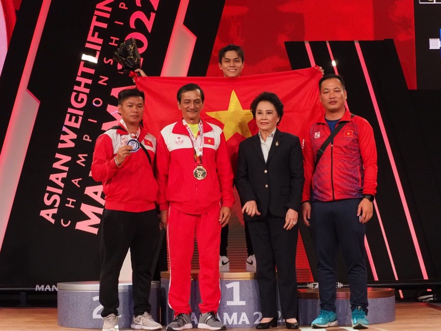 Vietnamesische Gewichtheber gewinnen asiatische Goldmedaillen